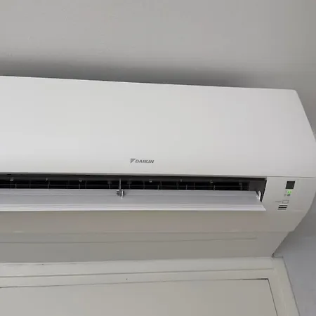 Entre Monaco Et L'italie *